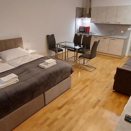 Bed & Breakfast Rezidenca Pipanova Ljubljana Luaran gambar